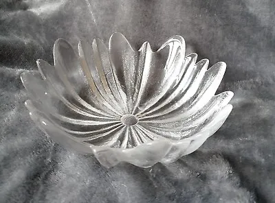 Buy Dartington Glass Dish Fruit Bowl Daisy Flower Design H3 × W8   • 12.50£