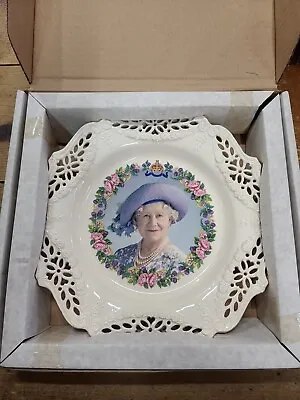 Buy Royal Creamware Commemorative Plate Quern Elizabeth 100 Birthday, Aug 4th, 2000 • 18.94£