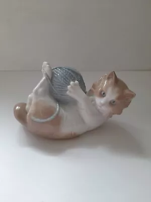 Buy Nao By Lladro Kitten Cat With Ball Of Wool - #0259 Excellent Condition • 29.99£