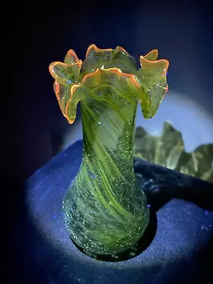 Buy BEAUTIFUL VTG UV REACTIVE Green Crackle Glass Vase W/Ruffled Rim & Swirls 8.5 H • 66.14£