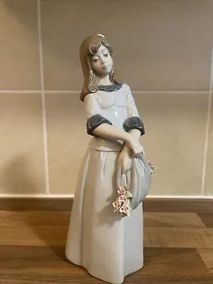 Buy Nadal Spanish Porcelain ‘Girl Carrying Flowers In A Cloth’ Figurine 25.5cm High • 5£
