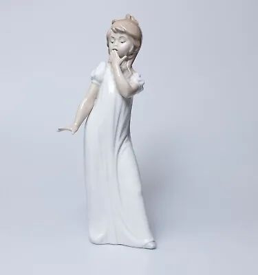 Buy Nao By Lladro Ornament. • 12£