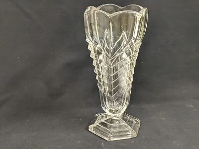 Buy Vintage Davidson Chevron Glass Vase • 9.99£