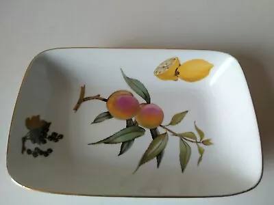 Buy Royal Worcester Evesham Oven To Table Oval 10 X 6 3/4 Inch Serving Dish  • 11.99£