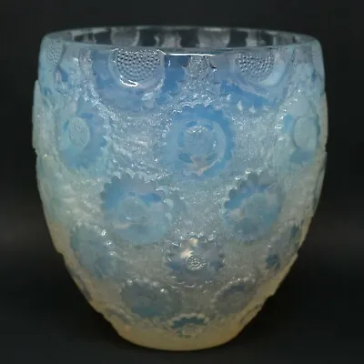 Buy Rene Lalique Opalescent Glass 'Paquerettes' Vase • 3,440£