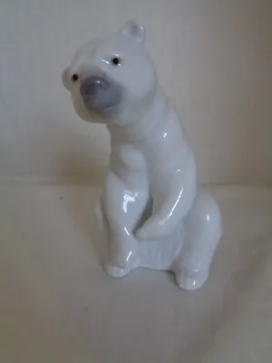 Buy Lladro Figure 'Resting Polar Bear' - Model 1208 • 18£