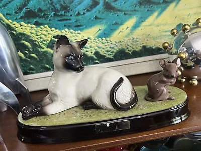 Buy BESWICK  WATCH IT  SIAMESE CAT & MOUSE FIGURINE ON PLINTH Made In England • 30£