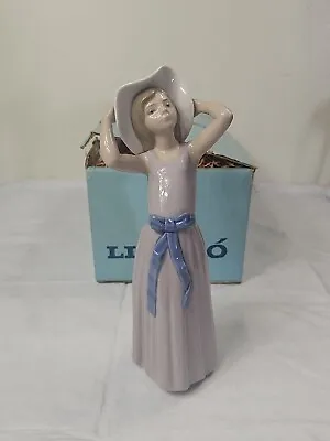 Buy LLADRO # 5011, COY GIRL WITH SUN HAT AND RIBBON (RETIRED) Vintage 1970s  • 77.03£