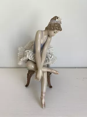 Buy Lladro Seated Ballerina Porcelain Figurines #5498 • 80£