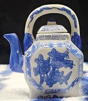 Buy VTG Chinese Porcelain Teapot For One Hand Painted Blue & White Floral Teapot • 14.17£