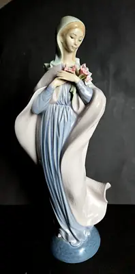 Buy Lladro  Our Lady With Flowers  Figurine #5171  - 31 Cm • 50£