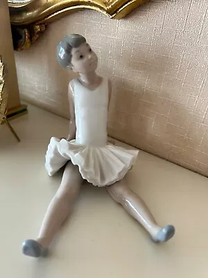 Buy  Nao By Lladro Porcelain Figurine  Divertida  Ballerina Seated • 40£