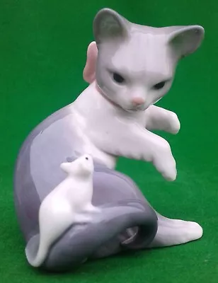 Buy Lladro “cat And Mouse” - 5236. • 24.99£