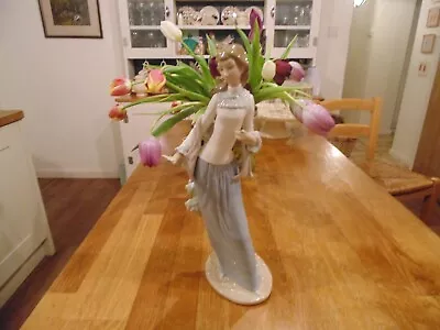 Buy Lladro Nao Figurine Lady With Shawl. • 2.99£