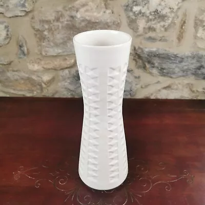 Buy Symmetrical Structured Bay Ceramic Vase, West German Pottery, White, 909-30 • 18.44£