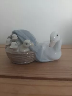Buy LLADRO  DUCKLINGS  #4895 ~ Mama Duck With Ducklings In Basket. Mint Condition • 10£