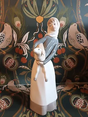 Buy Lladro Daisa Figurine Lady Holding A Lamb. Stamped • 12£