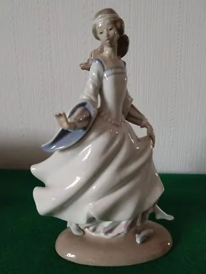 Buy Lladro Daisa Cinderella Lost Slipper Figurine 4828 -broken Fingers  • 5£