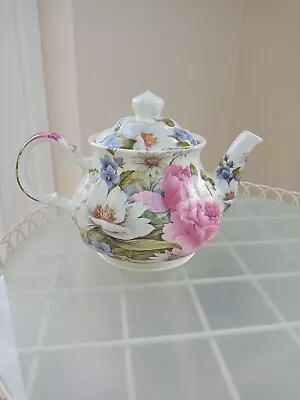 Buy Sadler Vintage Floral Teapot • 12£