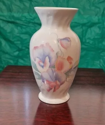 Buy Aynsley - Little Sweetheart Fine Bone China Vase • 6£