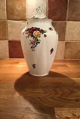 Buy Royal Albert Old Country Roses Lidded Chelsea Jar/Vase • 22.95£