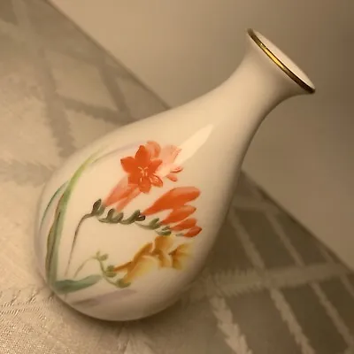 Buy Vintage 4½  Noritake Nippon Toki Small Porcelain Bud Vase Signed By Artist • 22.76£