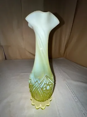 Buy Northwood Glass National #17 Bouquet Vase-Vaseline/Uranuim Opalescent-Victorian • 255.76£
