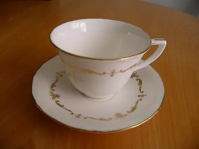Buy Royal Worcester, Gold Chantlly, 6 Cups And Saucers • 18£