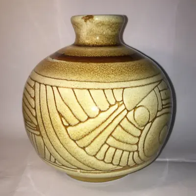 Buy Celtic Pottery Medallion Vase Cornwall • 12£