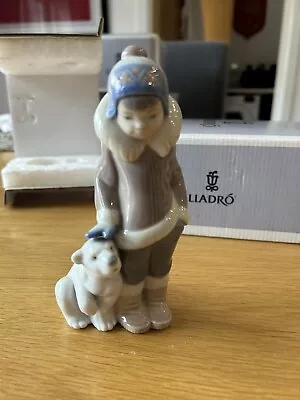 Buy Lladro “ Eskimo Boy Wipet “ • 45£