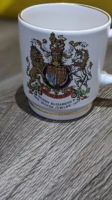 Buy Commemorative Mug: Queen Elizabeth II Silver Jubilee 1952-1977, Poole Pottery  • 9.99£