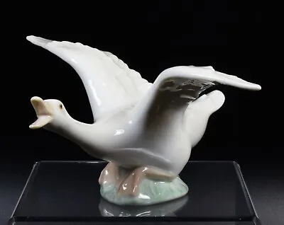 Buy Lovely Lladro Figure ~ Flying Duck ~ 1264 • 18.99£