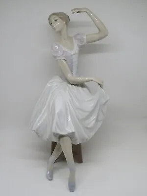 Buy Lladro Figurine Weary Ballerina 5275.  28cm Tall. In Excellent Condition. • 100£