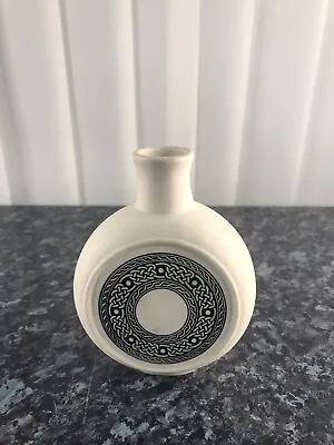 Buy Horizon Porcelain Scotland Small Vase - Celtic Design • 10£