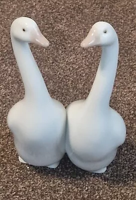 Buy Lladro - Pair Of Geese 8039 Lovely Condition And Looks Fantastic  • 8.99£