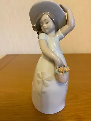 Buy Charming Lladro Figurine ~ ‘Little Daisy’.  Young Girl With Basket Of Daisies! • 19.99£