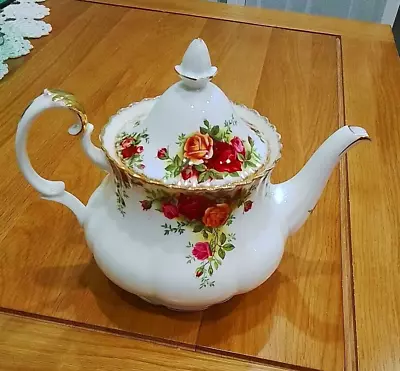 Buy Royal Albert Old Country Roses Teapot • 28£
