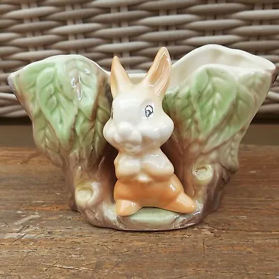 Buy Withernsea Eastgate Posy Vase Fauna Bunny Rabbit  • 6£