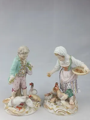 Buy Meissen Pair Feeding Chickens And Geese In Blue Coats • 1,200£