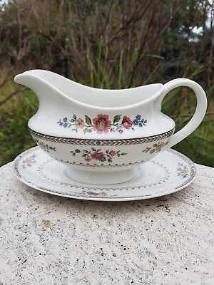 Buy Royal Doulton Kingswood Gravy Boat And Saucer • 12£