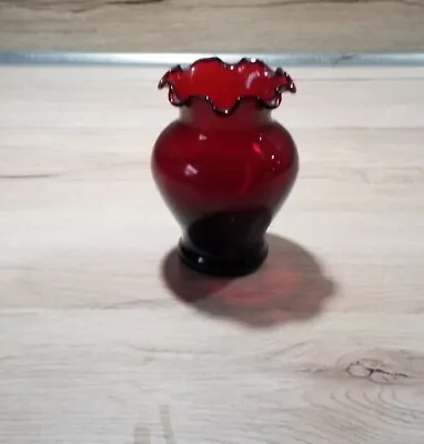 Buy Cute Anchor Hocking Cranberry Glass Vase • 14.50£