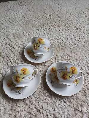 Buy Royal Vale Daffodil Cups And Saucers X3 • 3.50£