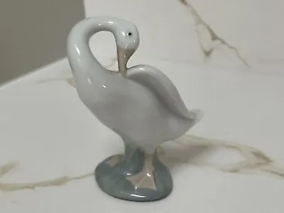 Buy Lladro Figurine Preening Swan Goose Vintage • 10£