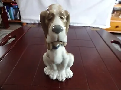 Buy Vintage Nao Lladro 1982 Retired Handmade Seated Bloodhound Dog Figure. 19cm • 38£