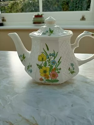 Buy Sadler China Basketweave Teapot • 7£