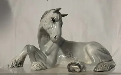 Buy Beautiful Beswick Horse - Shire Foal Lying • 85£