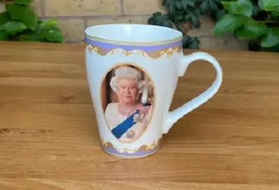Buy Queen Elizabeth II Mug - Royal Family  Commemorative Mug Keepsake LP18200 • 9.99£