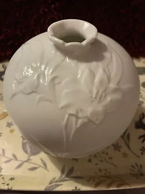 Buy Rare White Franz Porcelain Vase - Flower Design Fz00206 • 34£