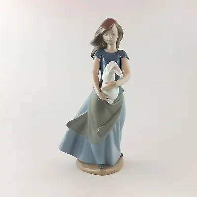 Buy Lladro Nao Figure - Country Girl With Rabbit 762 - L/N 3160 • 125£