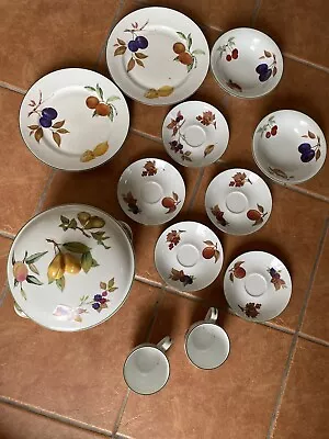 Buy Royal Worcester Evesham Vale. Assorted Tableware. Collection Preferred. • 0.99£